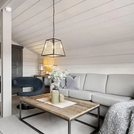 Ski-in Out Timber With Sauna Feriehus *