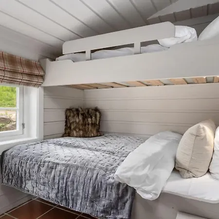 Ski-in Out Timber With Sauna *
