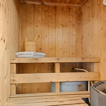 Ski-in Out Timber With Sauna *